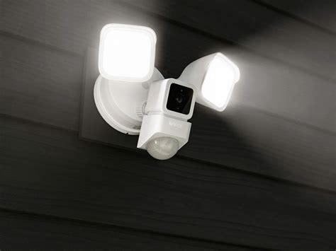 wyze outdoor camera with floodlight